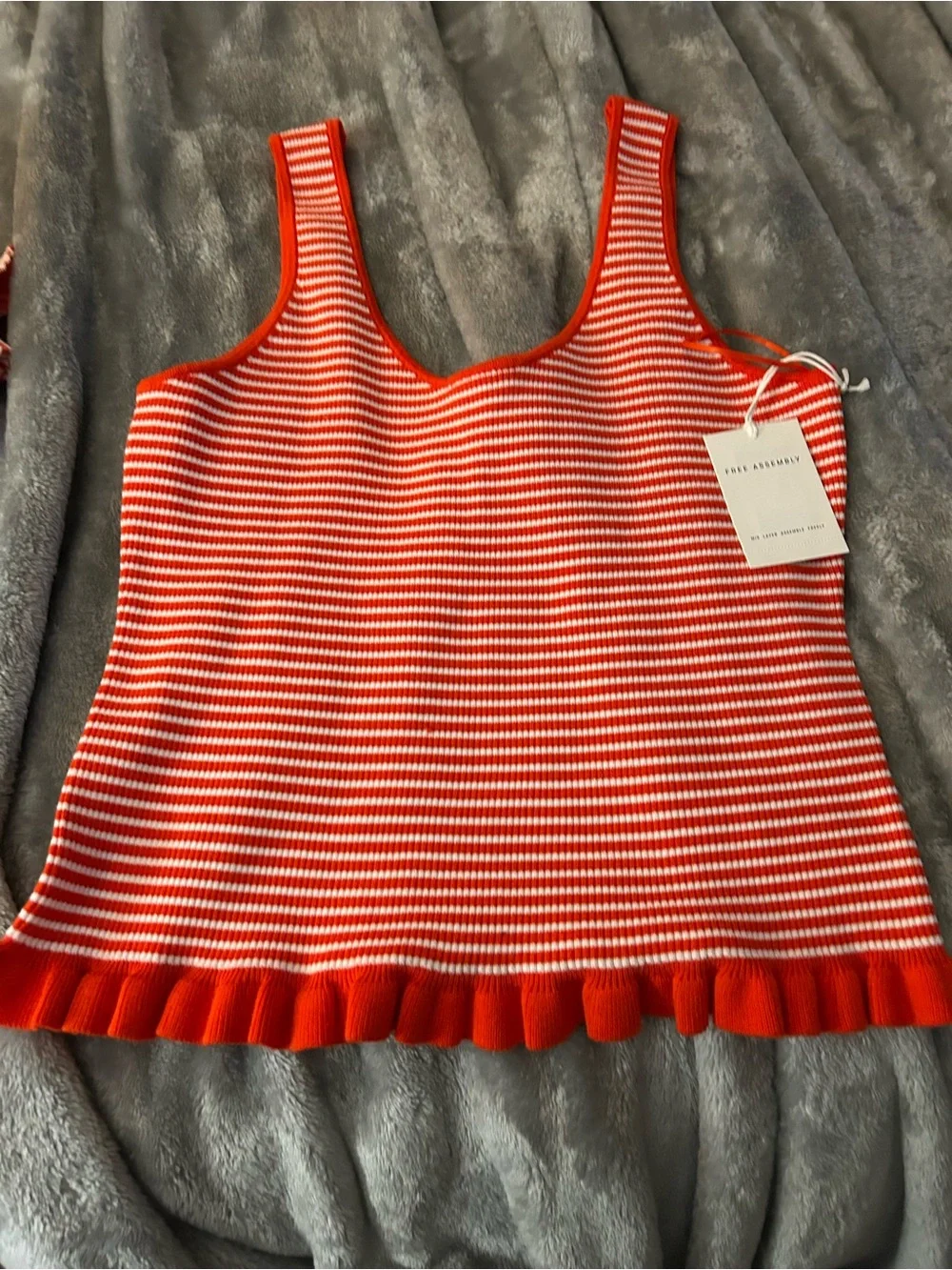 Free Assembly chic red